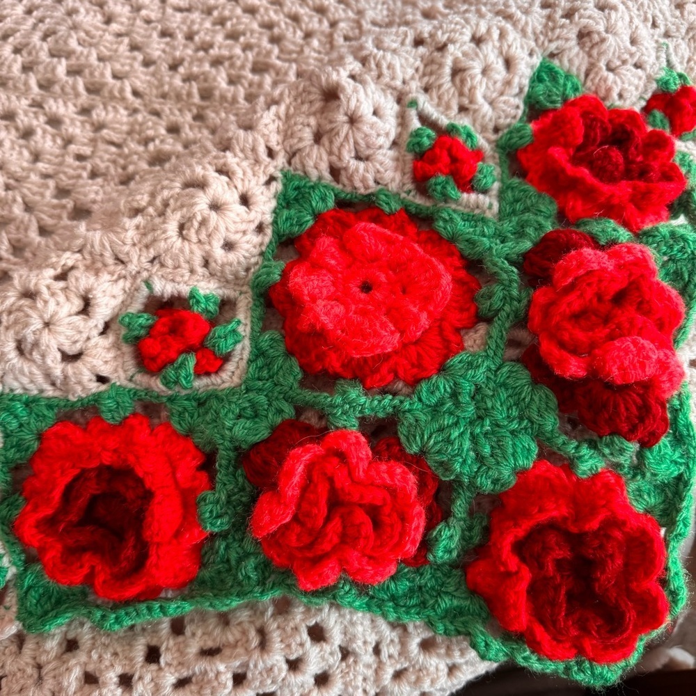 Vintage King Size Cottagecore Boho Square 3-D Roses Crocheted Blanket 96” x 96” - Picture 8 of 12